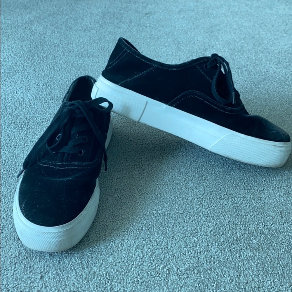 Black Velvet Vince Sneakers - 8.5